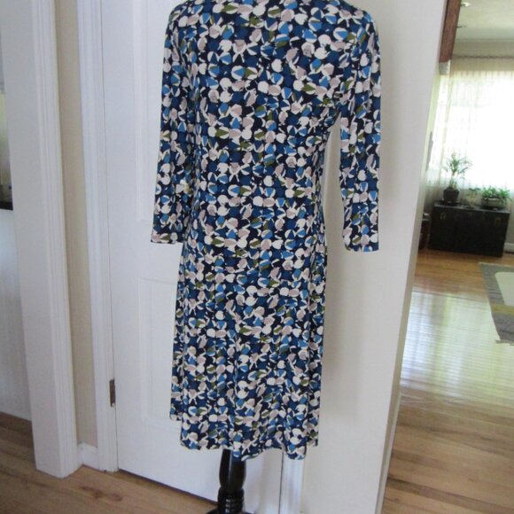 TravelSmith ¾ sleeve / front twist dress – SP - Picture 4 of 7